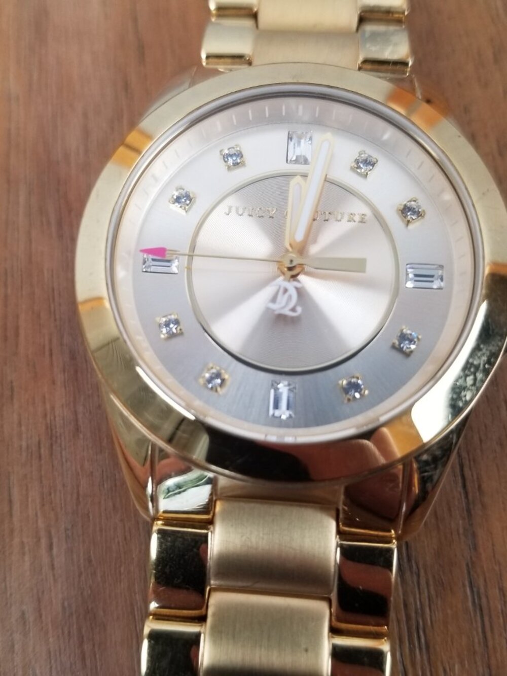 Juicy Couture Gold Watch Gold Face Gold Link Bracelet Pink Arrow NEEDS BATTERY